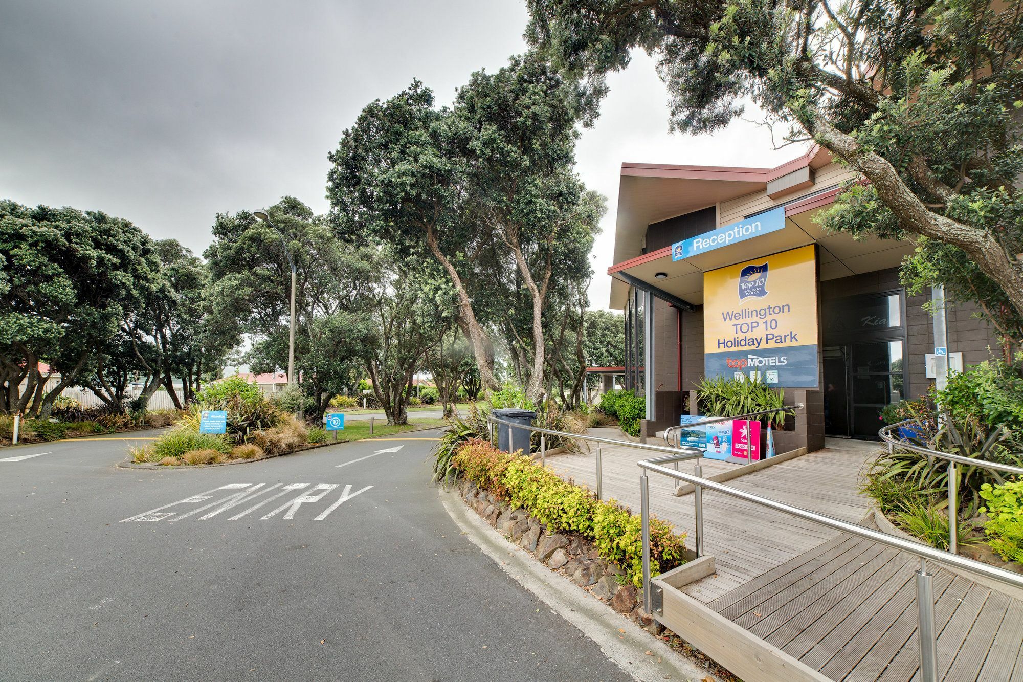 Wellington Top 10 Holiday Park Лоуэр-Хатт Экстерьер фото