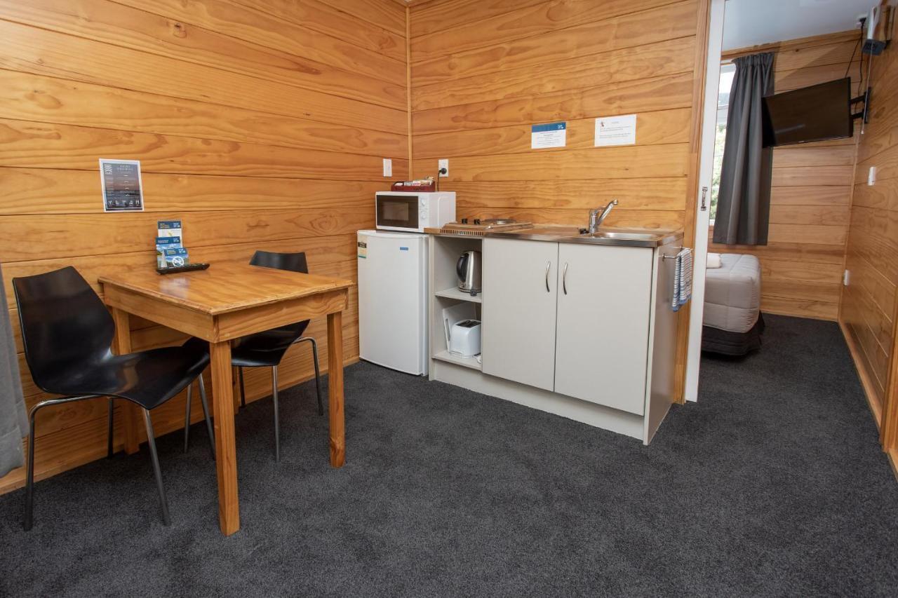 Wellington Top 10 Holiday Park Лоуэр-Хатт Экстерьер фото